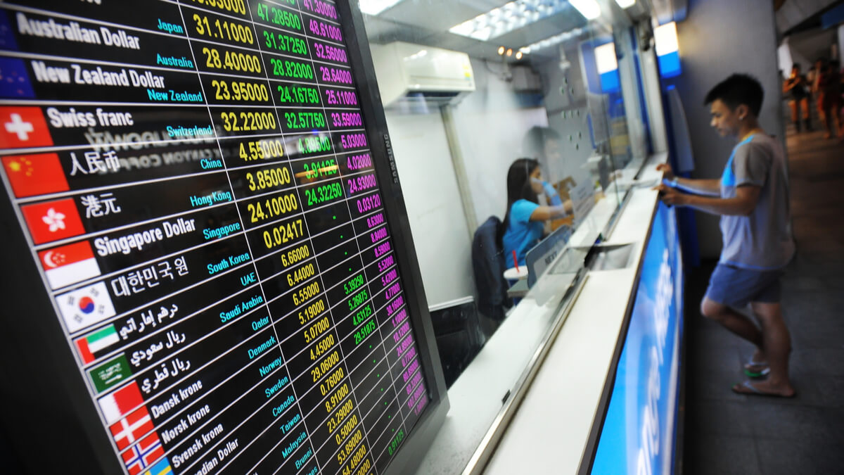 Ringgit menjunam kepada RM4.50 satu dolar AS