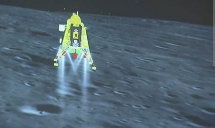 Anwar ucap tahniah kapal angkasa India berjaya mendarat di kutub selatan bulan