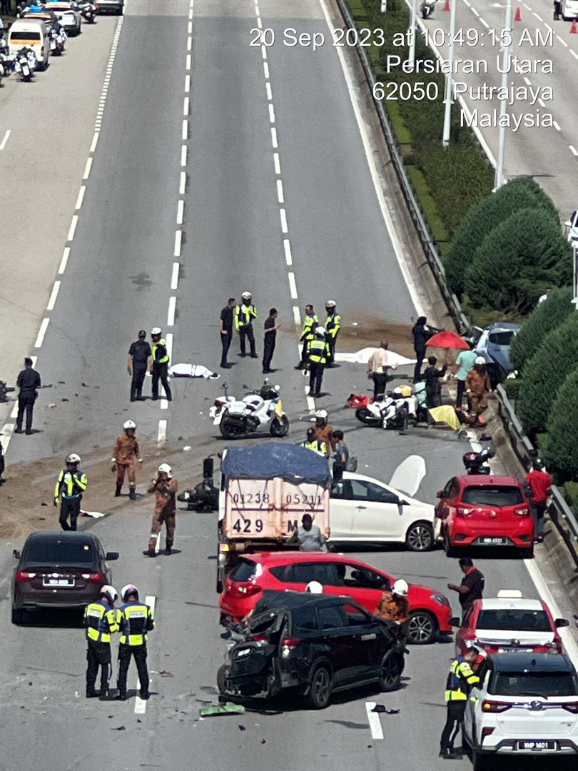 Pemandu treler mengaku tidak bersalah pandu secara berbahaya sebabkan 2 kematian