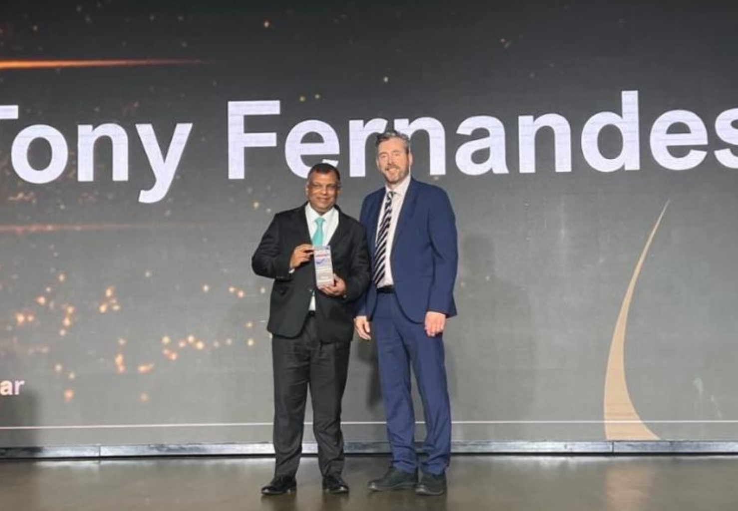 Tony Fernandes dinobat sebagai ‘APAC CEO of The Year’ daripada Airline Economics Aviation 100