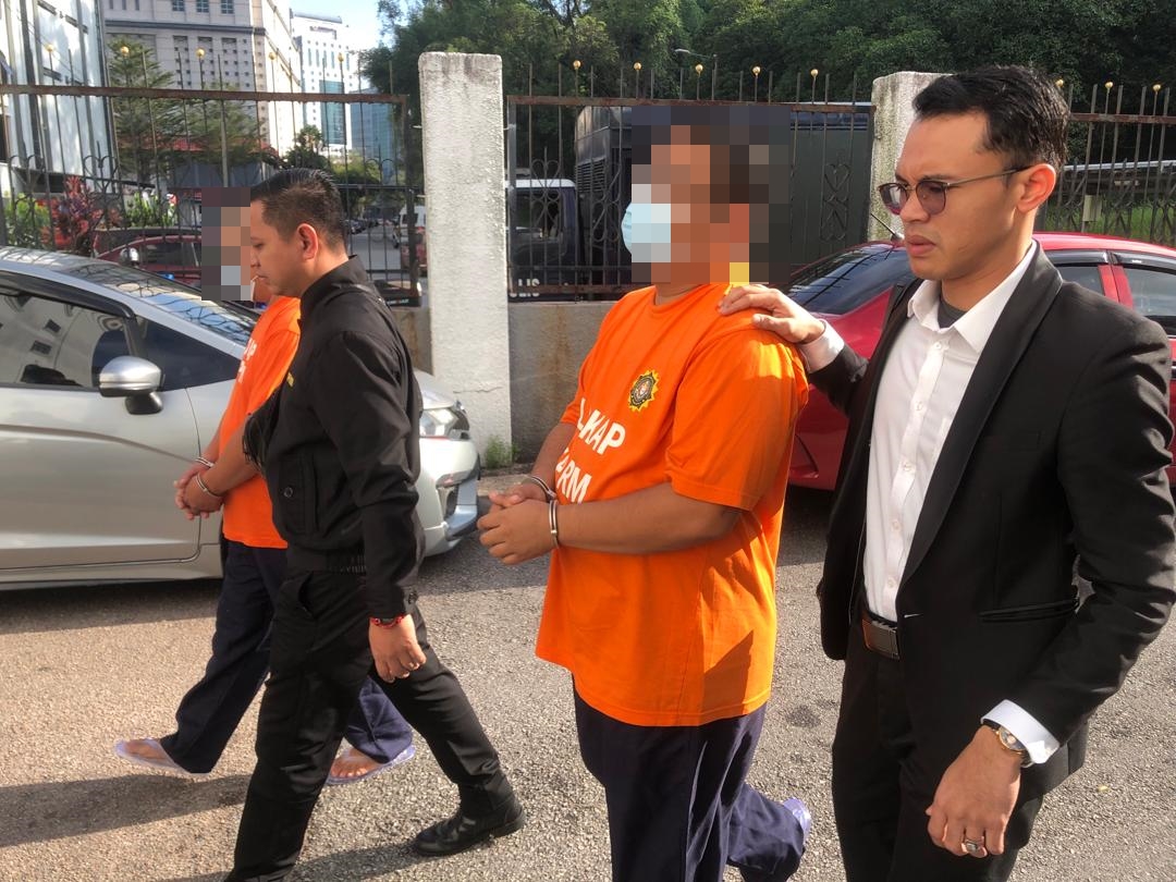 2 pegawai syarikat pembekalan air direman sehari disyaki terima rasuah RM3.3 juta