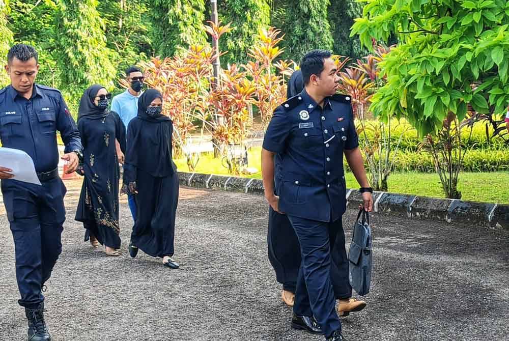 Empat individu didenda RM500 mengaku bersalah masak di stesen minyak