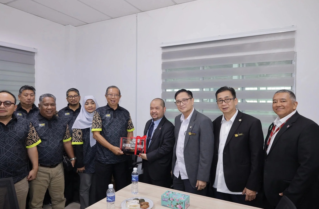 Sarawak Metro jadi rujukan nasional, delegasi Perak tinjau pembangunan ART Kuching